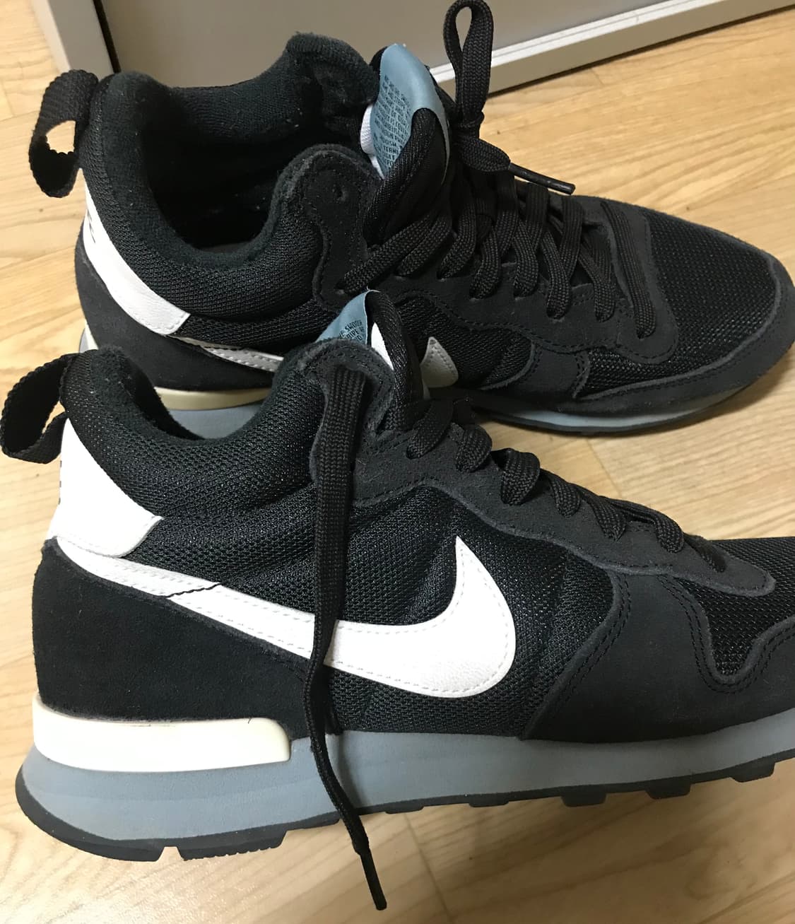 나이키 인터내셔널리스트미드 블랙 로우탑스니커스 상품이미지4