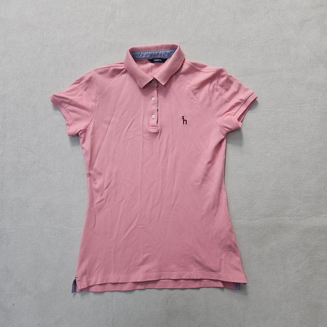 85 헤지스 여성 카라 반팔티 0311Y 상품이미지1