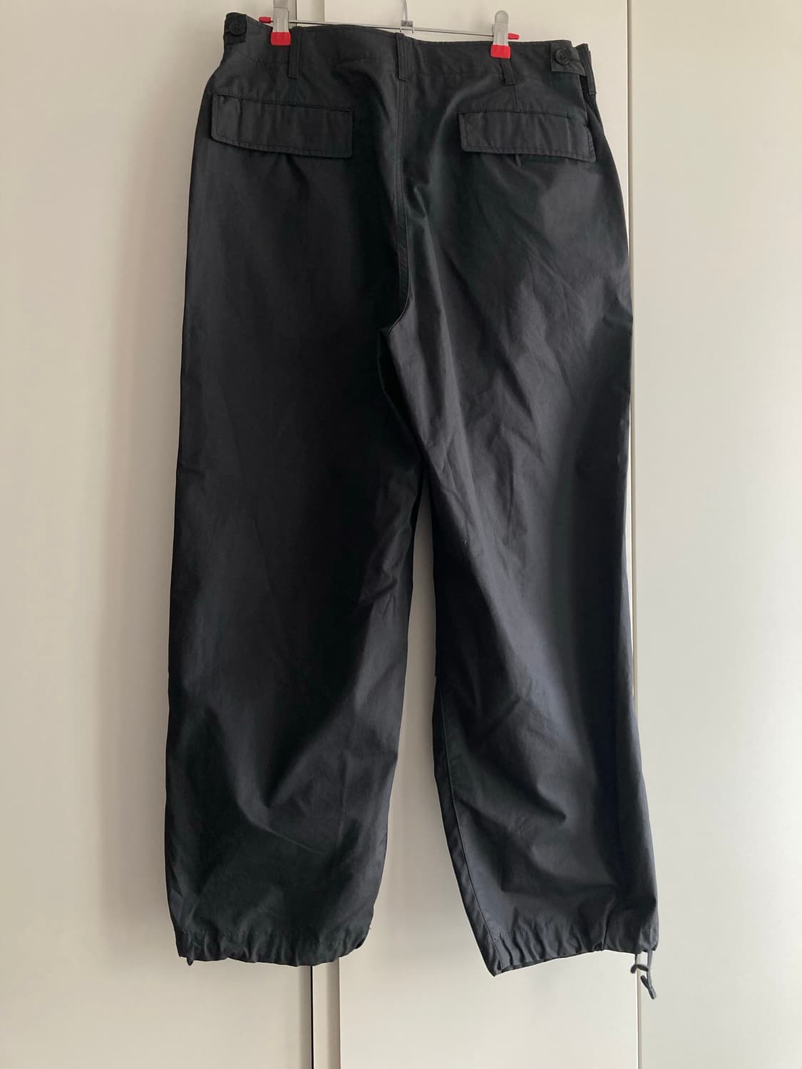 유니클로 와이드핏 파라슈트팬츠 상품이미지2