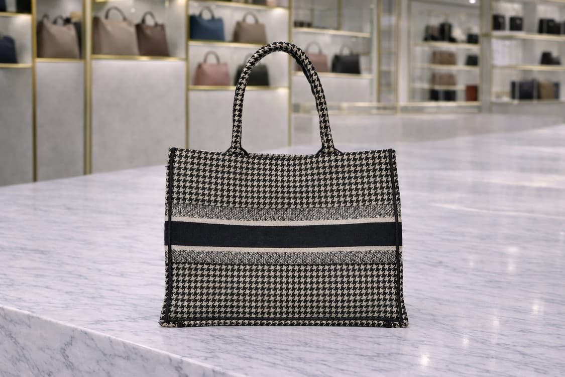 [A급] 디올 북 토트 하운드투스 체크 미디엄 판매합니다!!! 상품이미지2