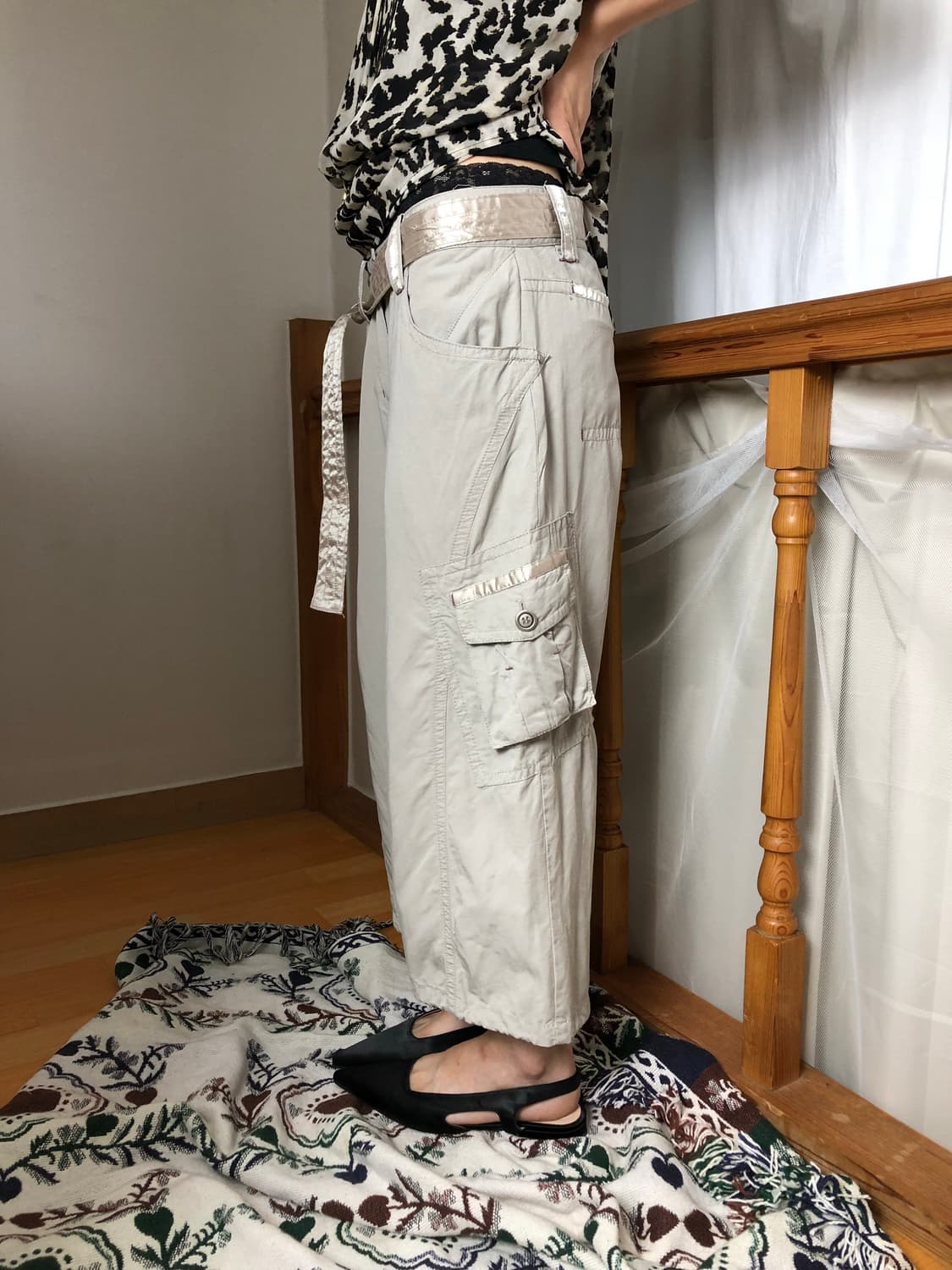 EDWIN / V Satin Belted Cargo Capris 상품이미지9