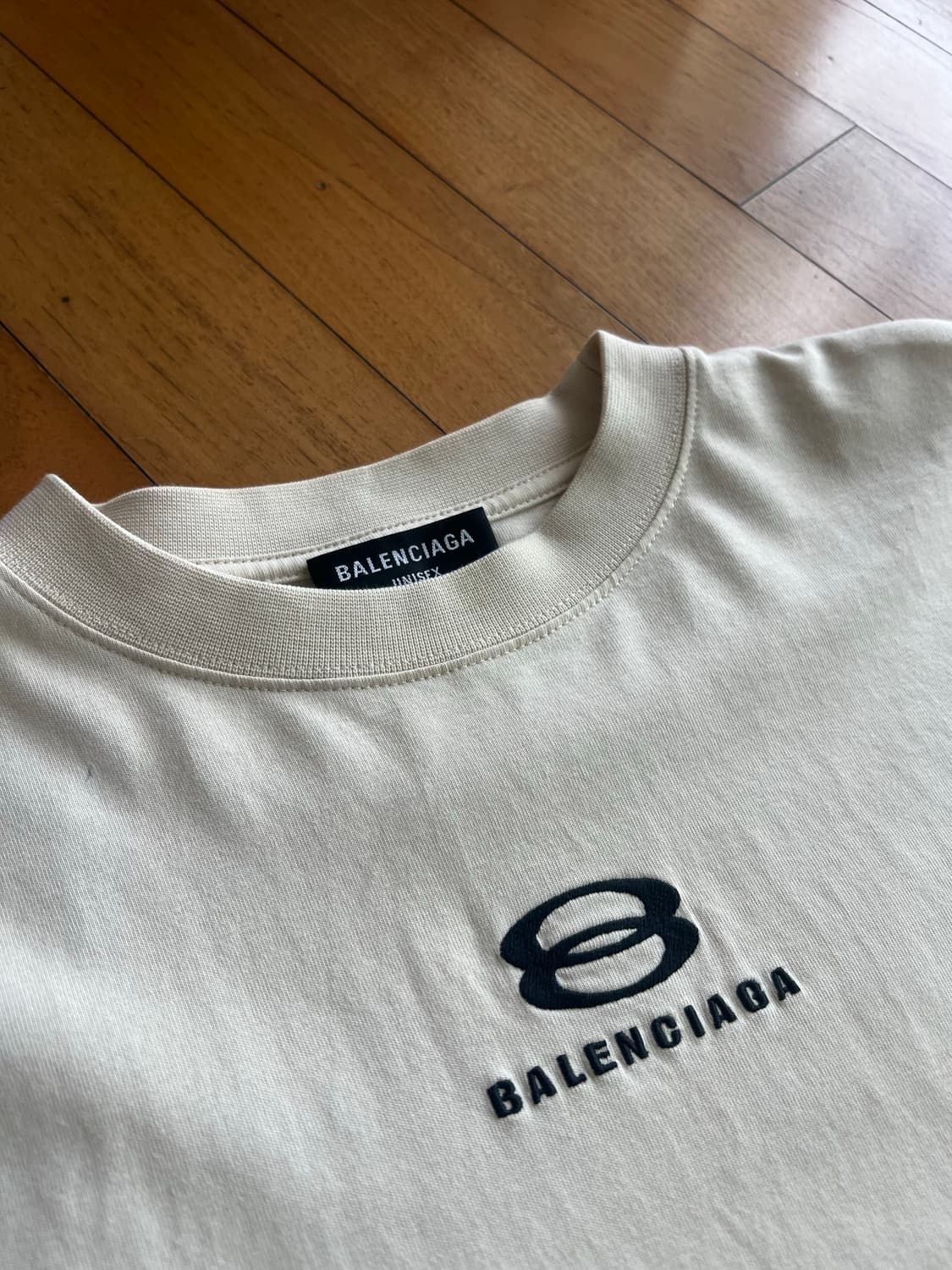 발렌시아가 유틸리티 오버핏 티셔츠 상품이미지1