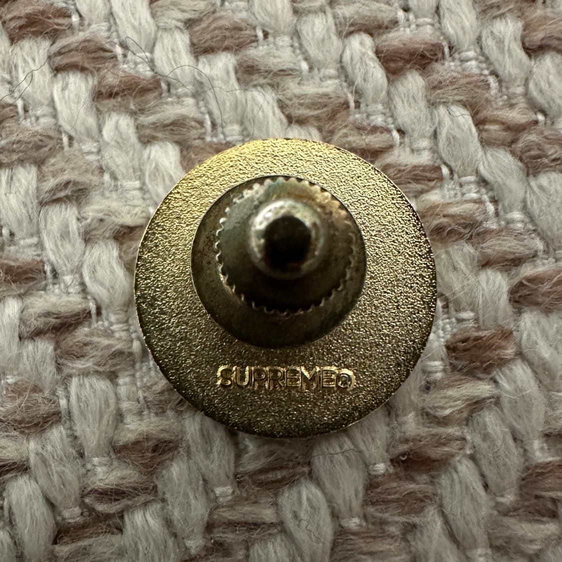 SUPREME pin badge 상품이미지2