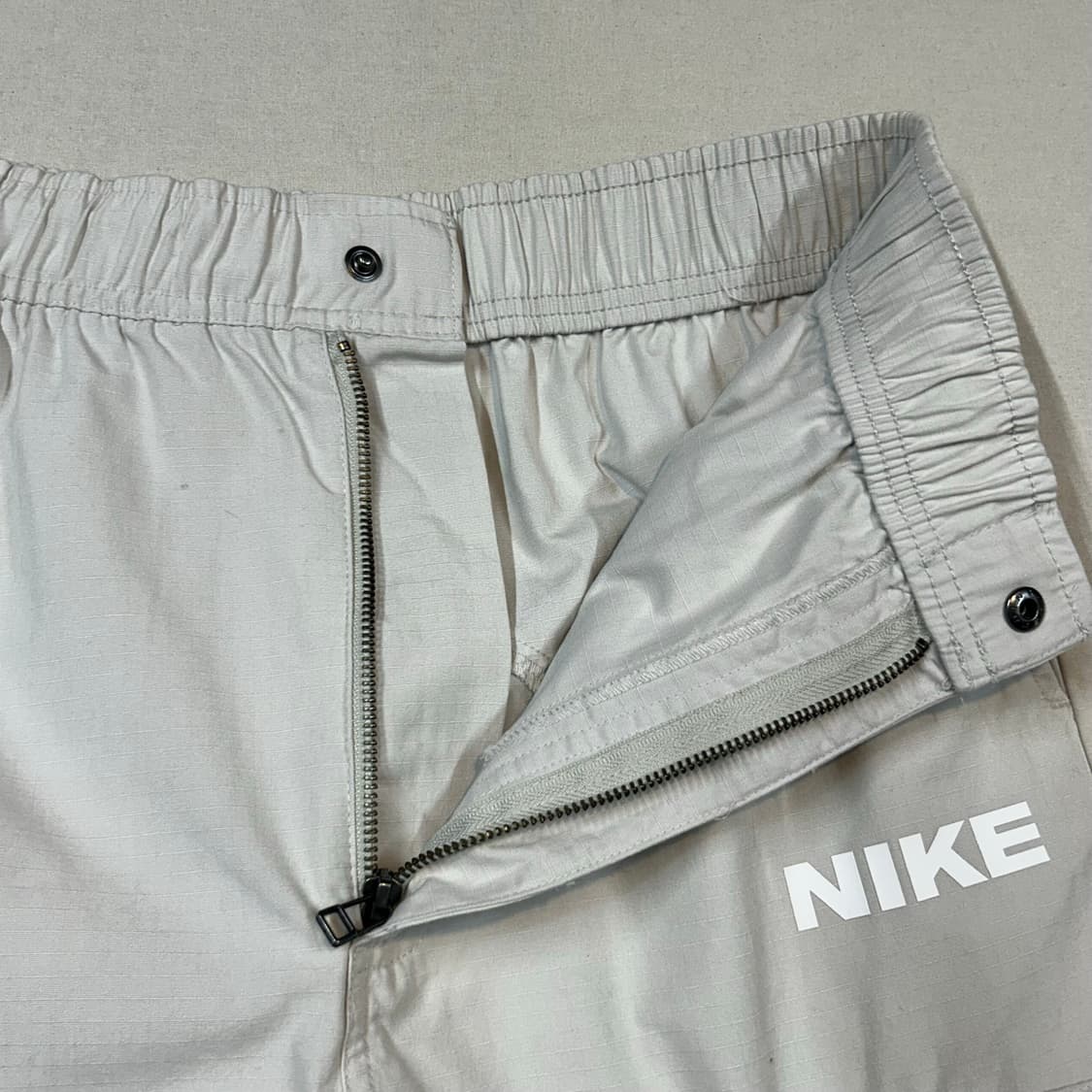 L) 나이키 카고 밴딩 반바지 베이지 상품이미지3