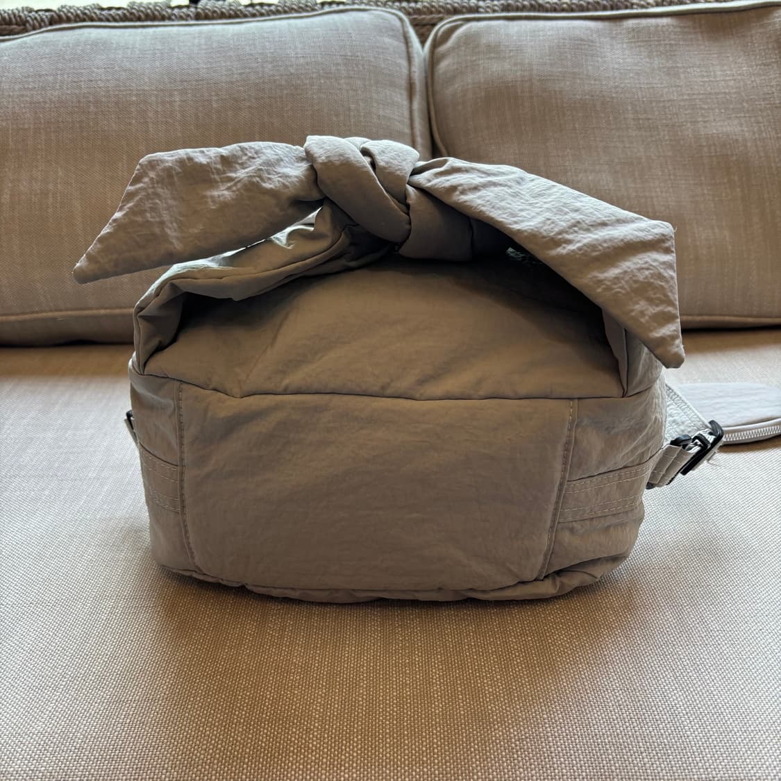 아떼바네사브루노 스몰 그레이 리본 숄더백 백팩 상품이미지7