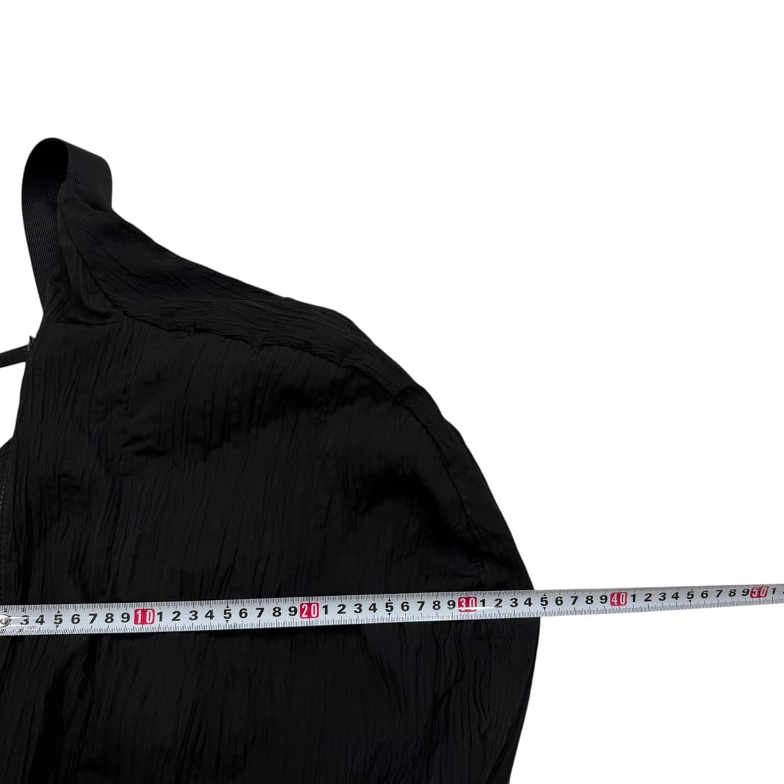 COS 코스 플리츠 스모크드 크로스 바디백 가방 블랙 상품이미지10