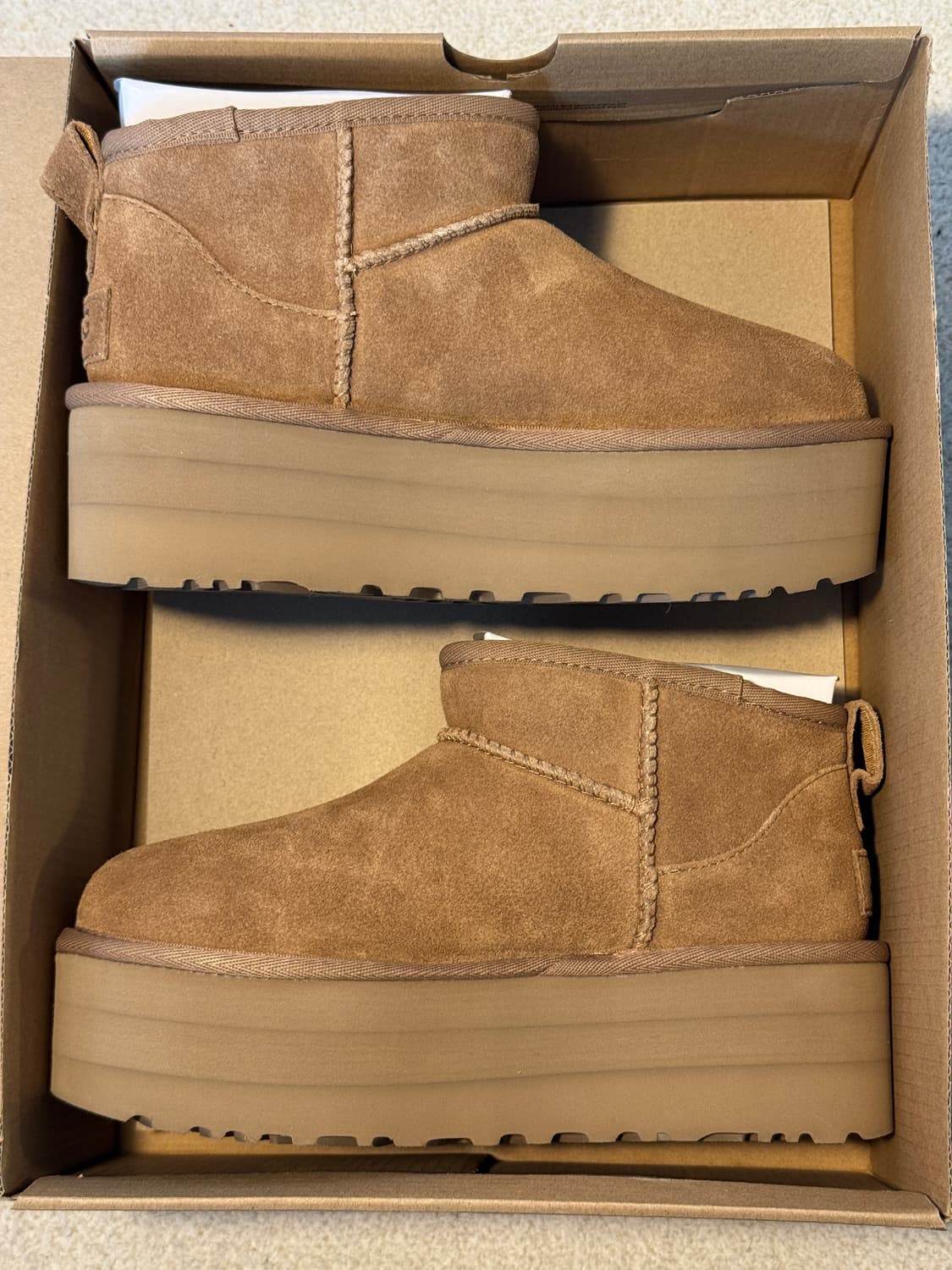 (새상품)어그 스웨이드 레더 플랫폼 부츠 220 상품이미지3