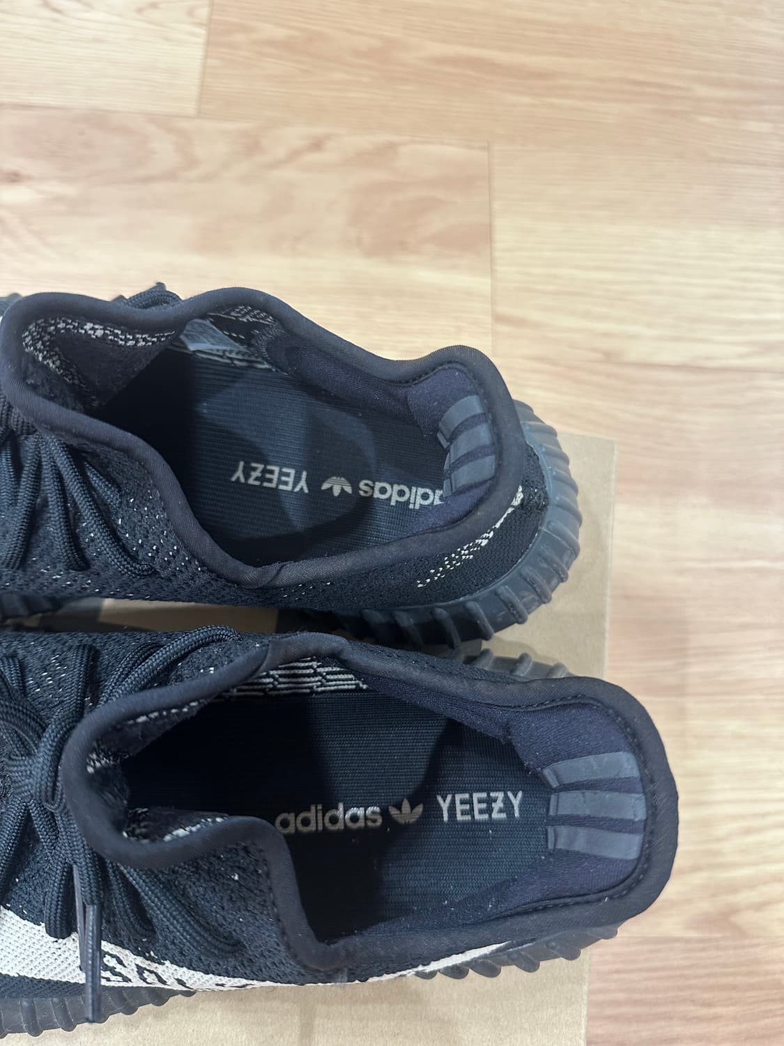 아디다스 이지350 흰검 상품이미지3