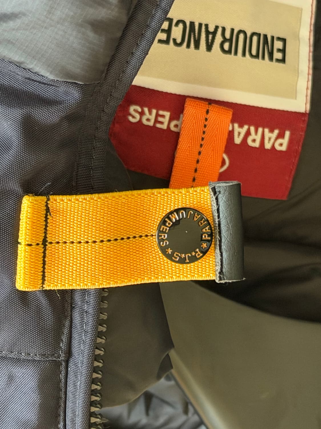 파라점퍼스 타이릭 펜슬 덕다운 거의새제품 상품이미지5