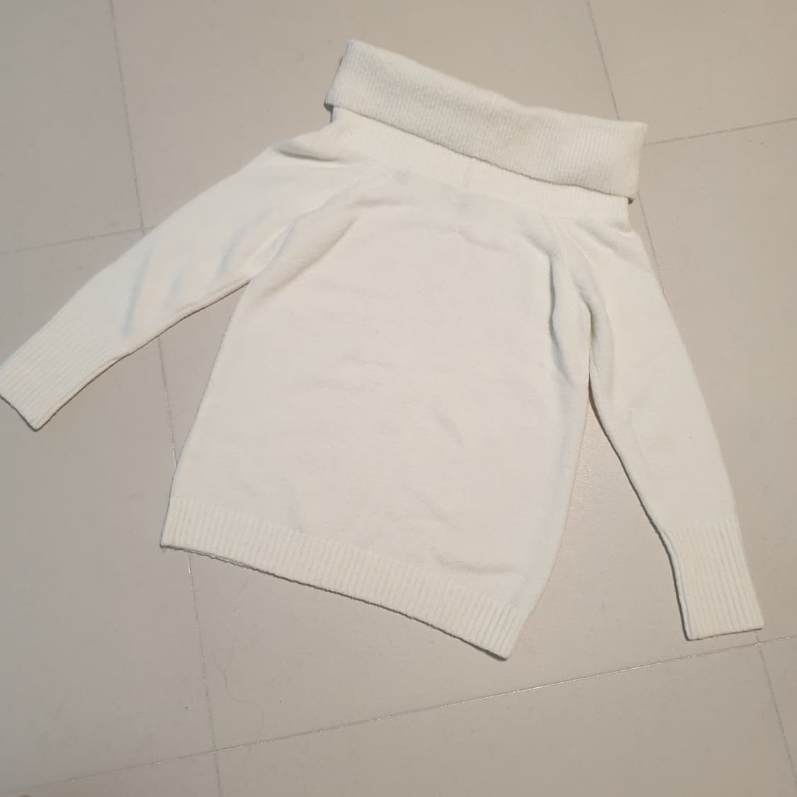 아르마니 익스체인지 오프숄더 니트 아이보리 상품이미지4