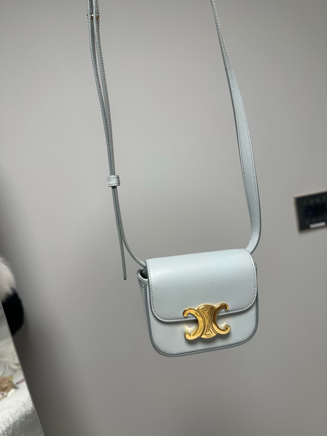 셀린느 트리옴페 미니 크로스백 상품이미지2