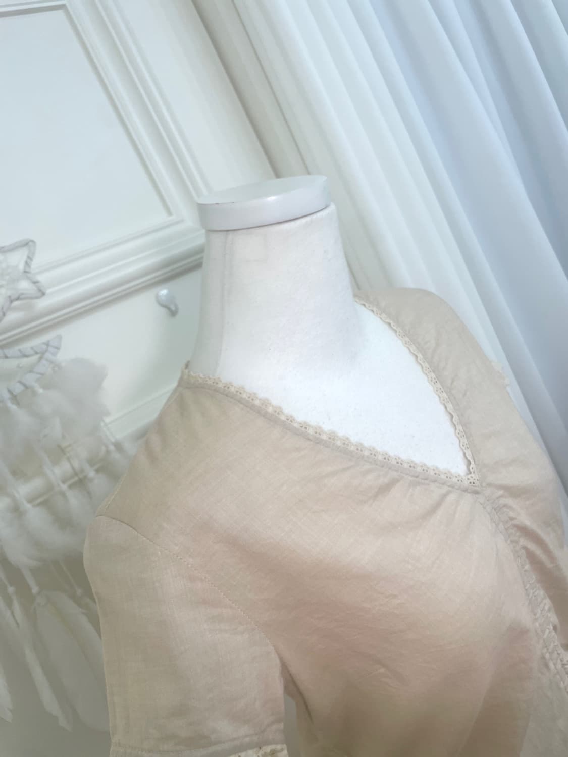 beige lace point shirring blouse(size-9) 상품이미지7