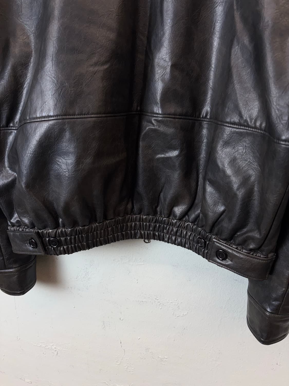 아모멘토st 비건레더 블루종 자켓 상품이미지7