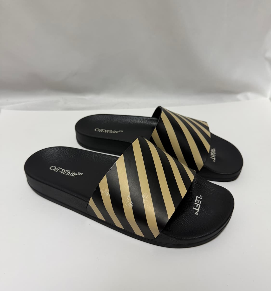 오프화이트 슬리퍼 상품이미지1
