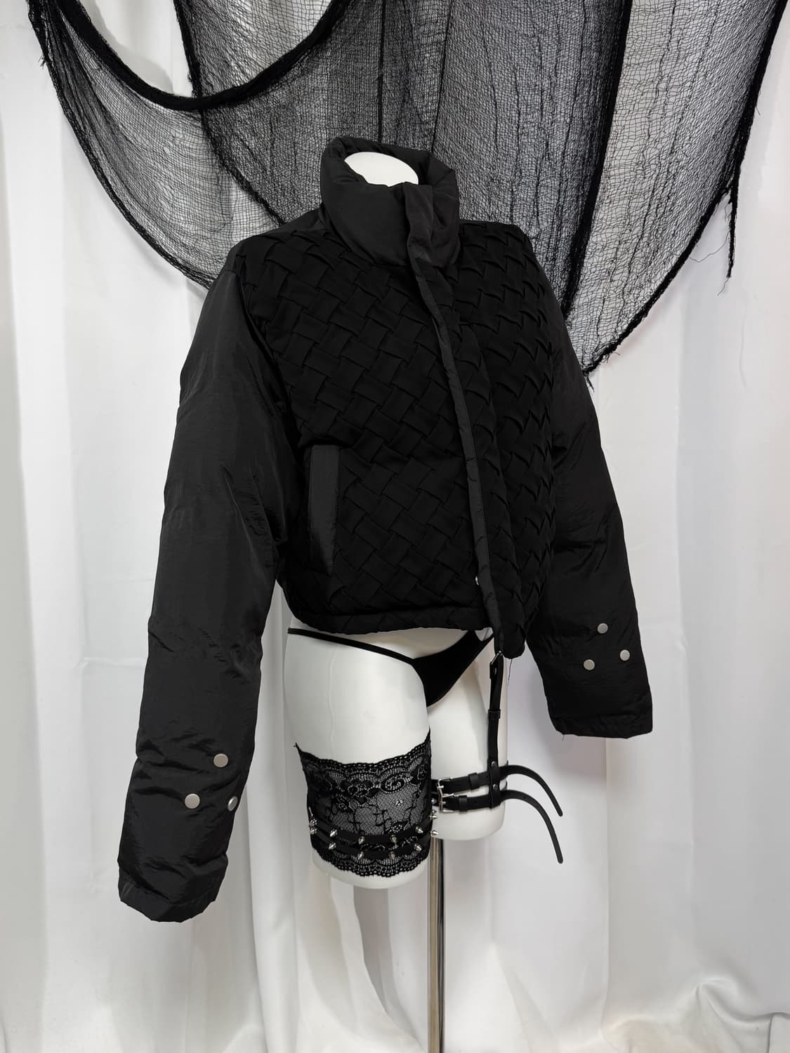 black detail padding 상품이미지2