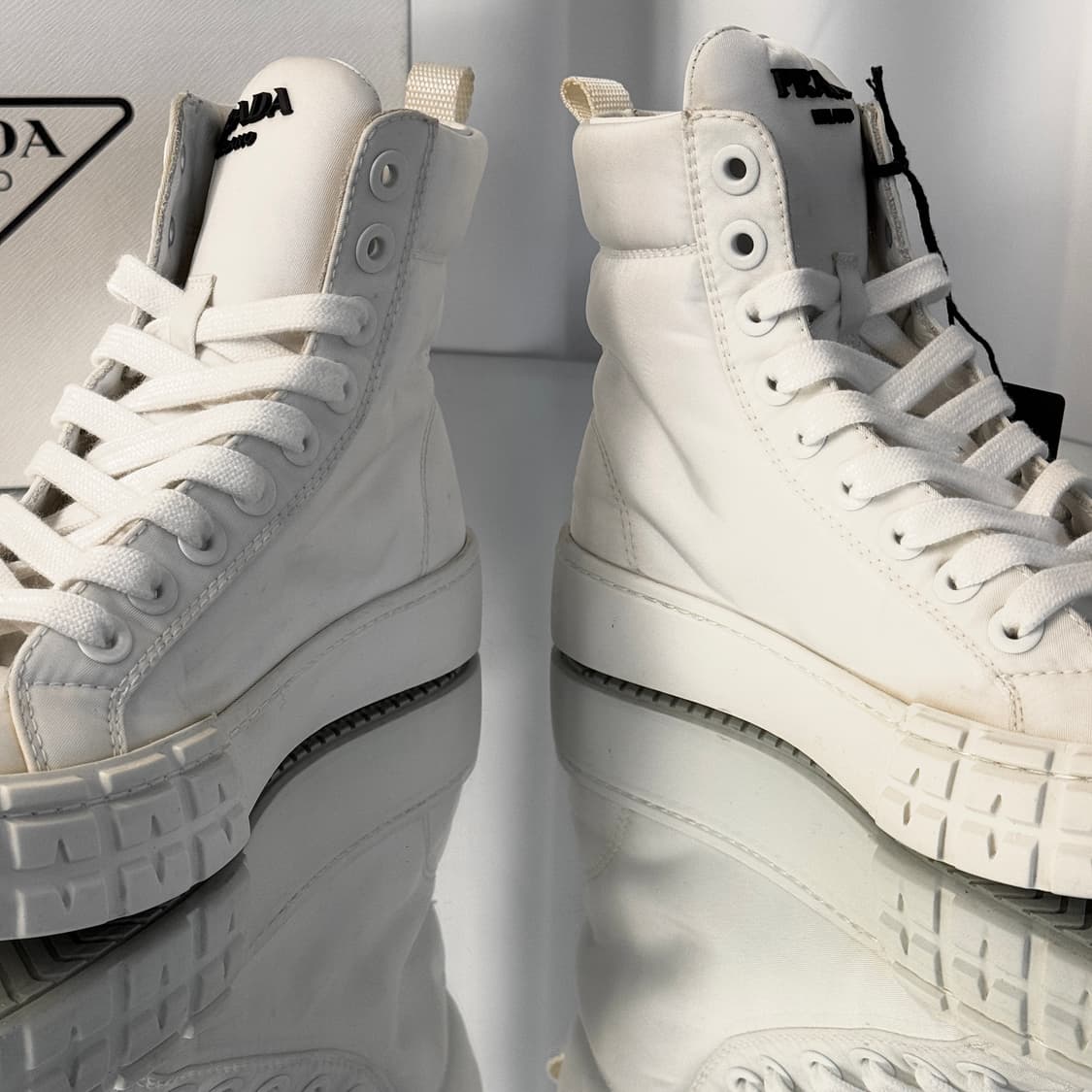 [정품] 프라다 리나일론 모노리스 하이탑 스니커즈 235사이즈 상품이미지2