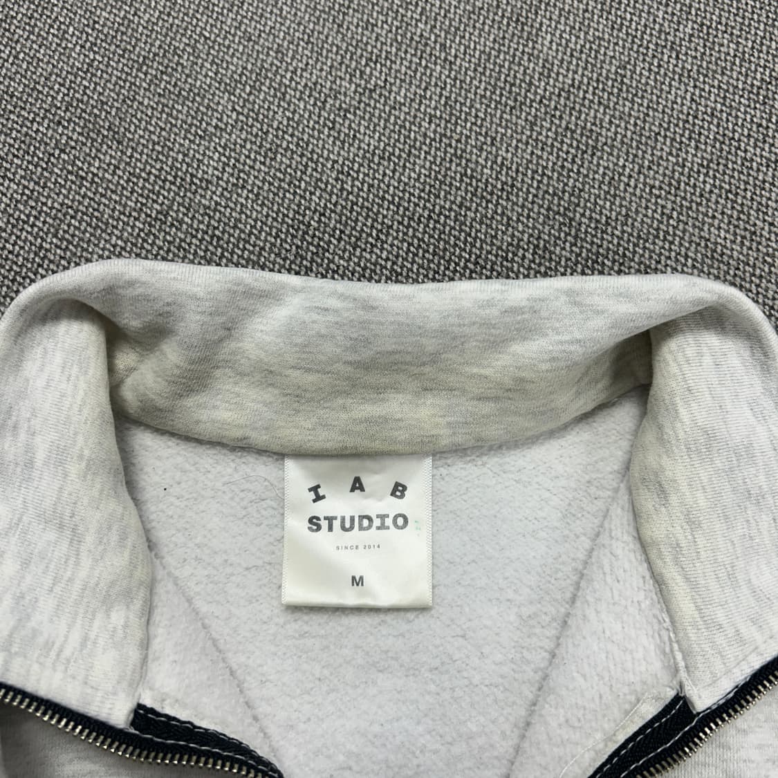 아이앱스튜디오 하프집업 스웻셔츠(M) 상품이미지2