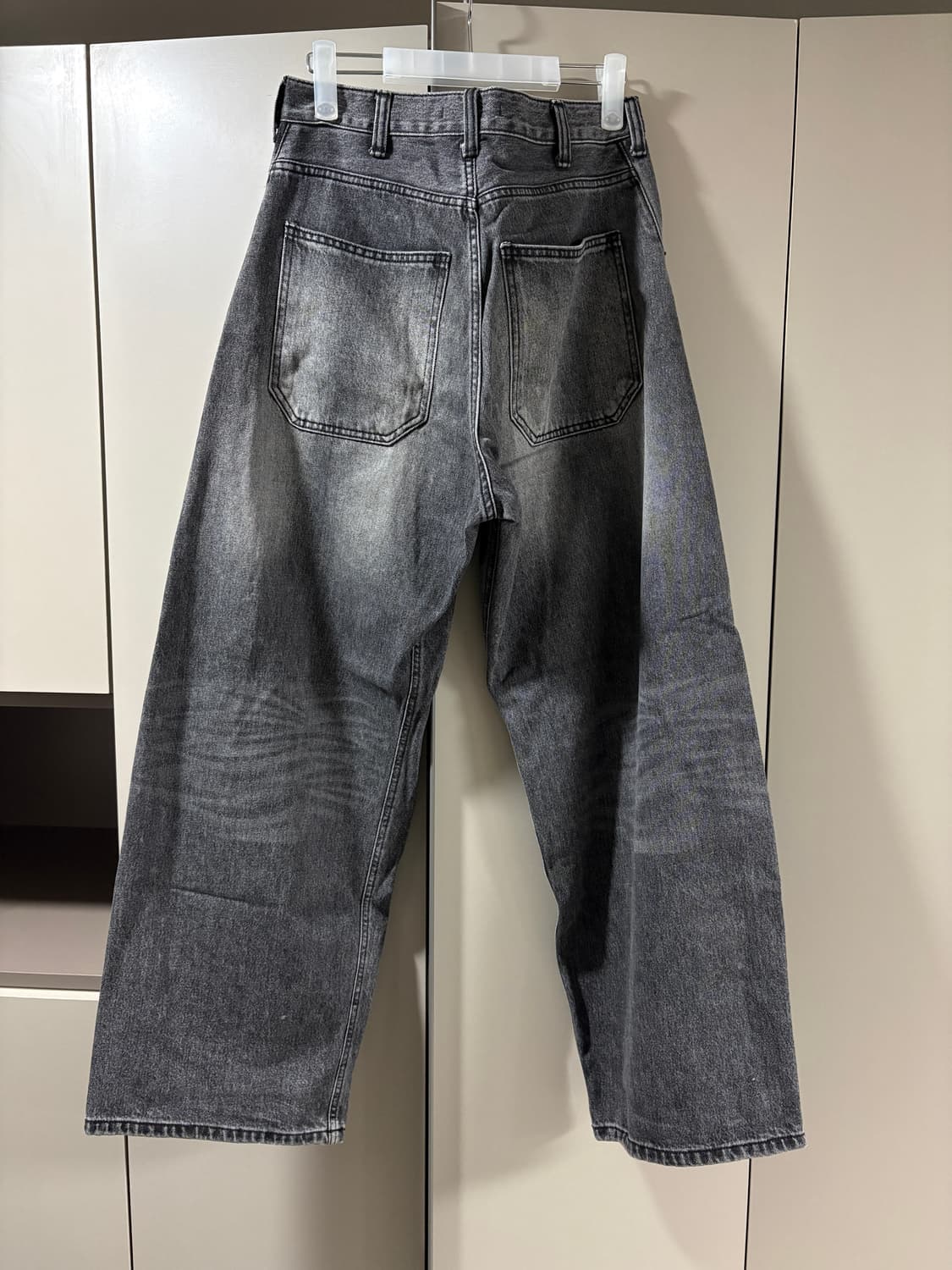 [2] 해칭룸 와이드 커브진 (워시드 블랙) 상품이미지3