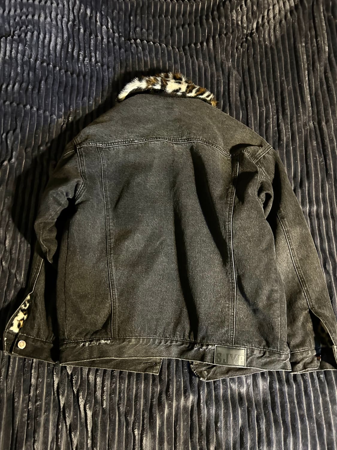 Leopard Fur Detail Denim Trucker jacket 상품이미지4