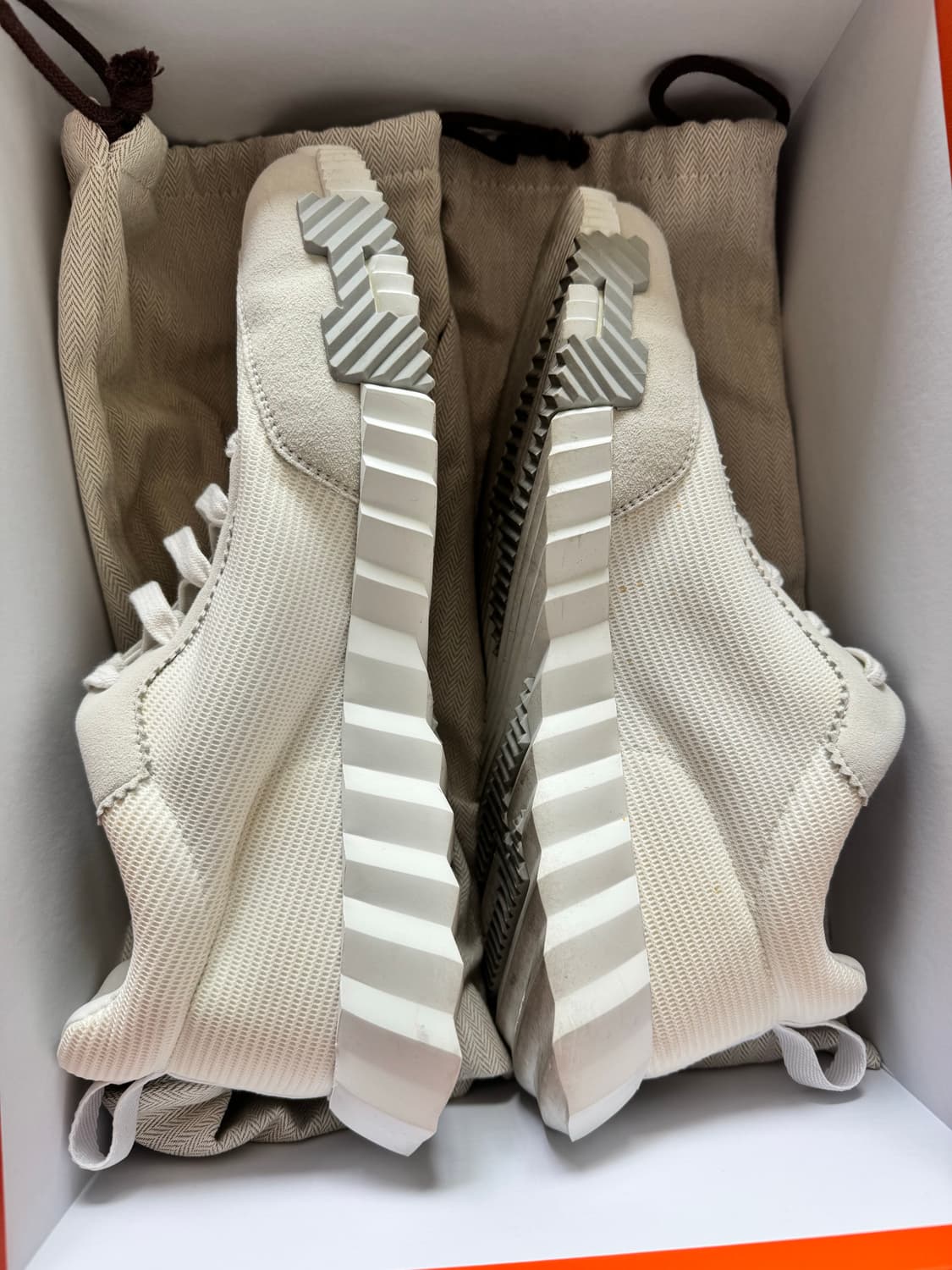 42 에르메스 바운싱 스니커즈 메쉬 스웨이드 고트스킨 & 블랑 상품이미지4