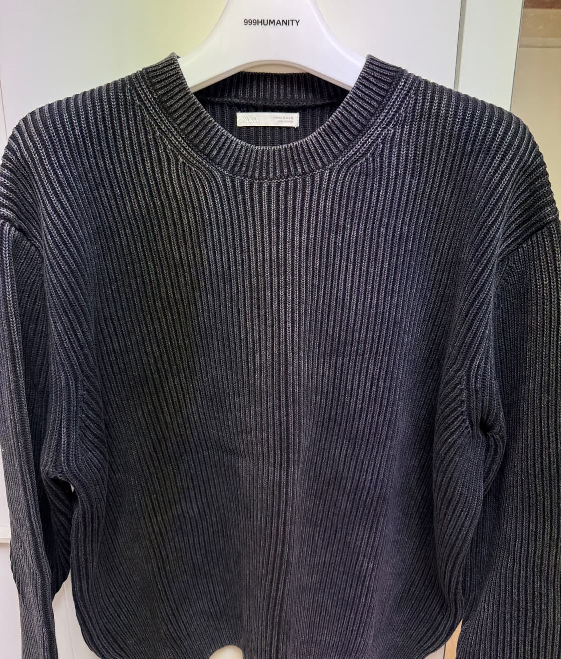 자라 워싱 처리 펄 니트 스웨터 블랙 M사이즈 상품이미지3