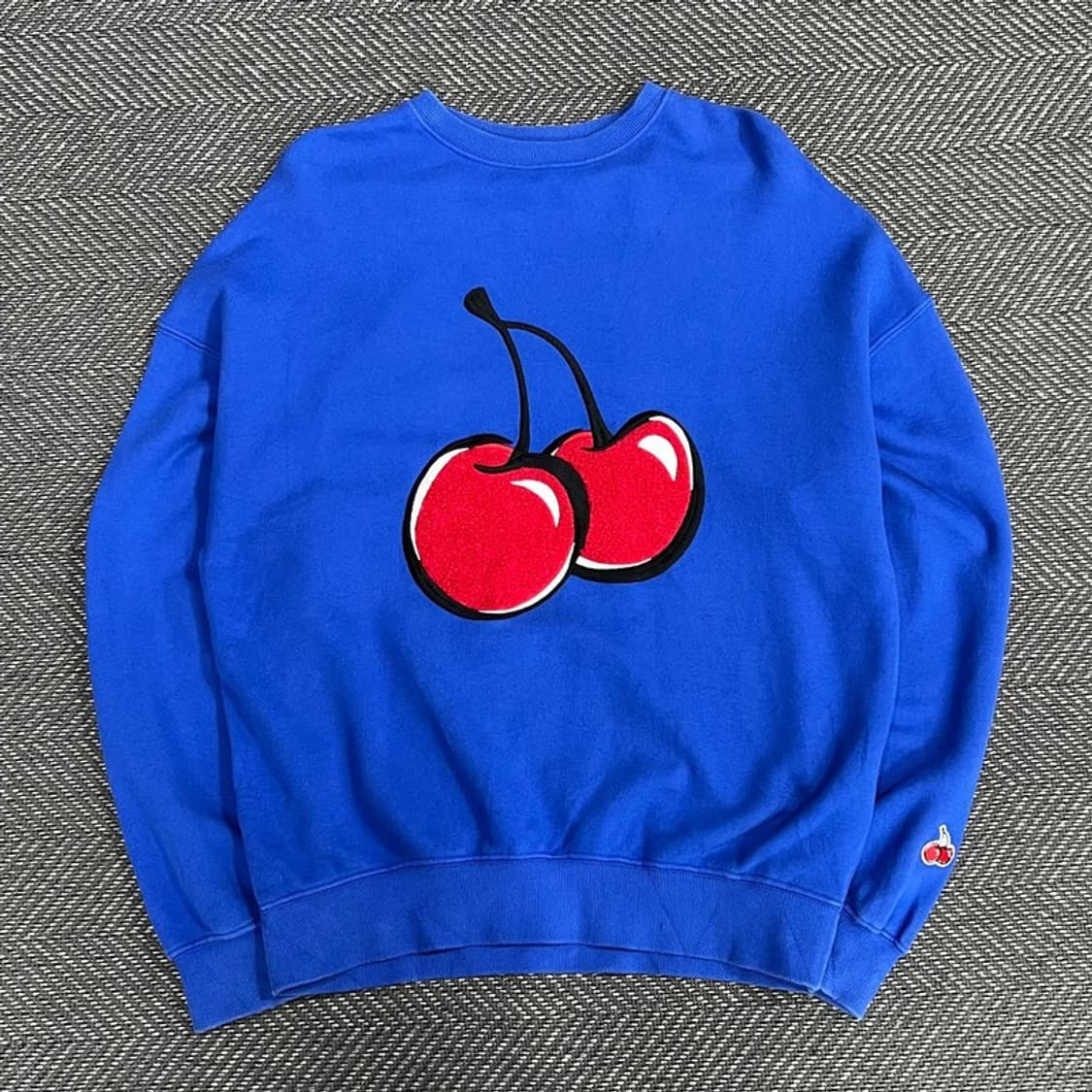 키르시 자수 맨투맨 v1082 상품이미지1