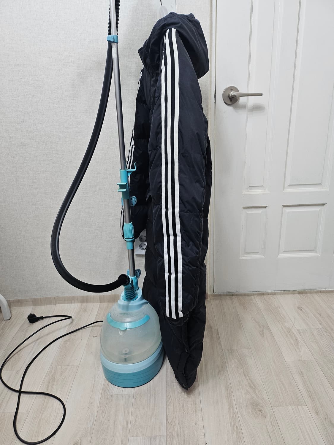 (100)L ☆초대장급☆ 아디다스 3st [검흰] 덕다운롱패딩 상품이미지4