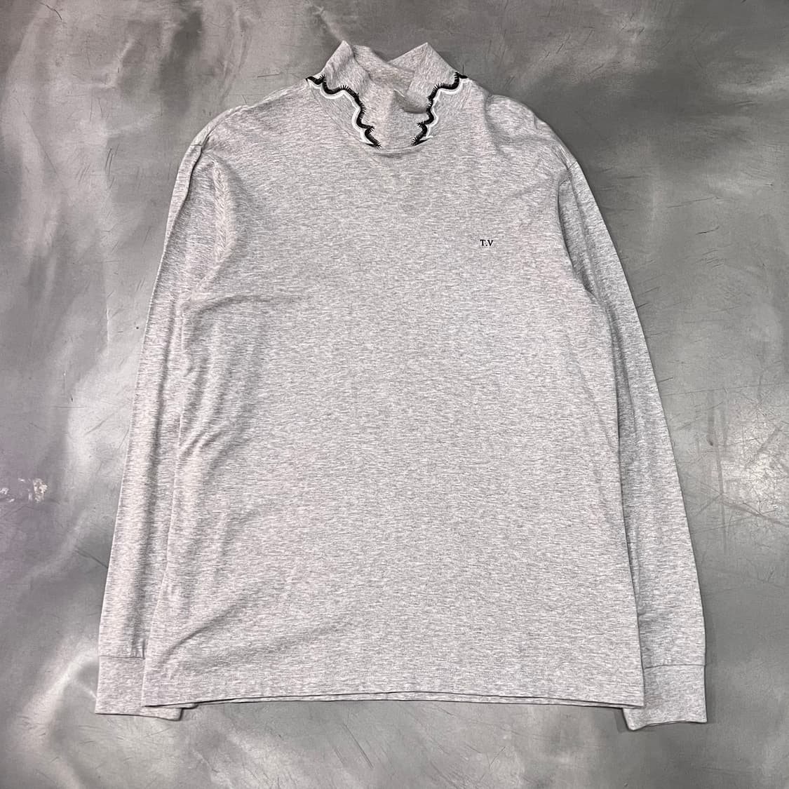  토가 자수 터틀넥 티셔츠 y14936 상품이미지1