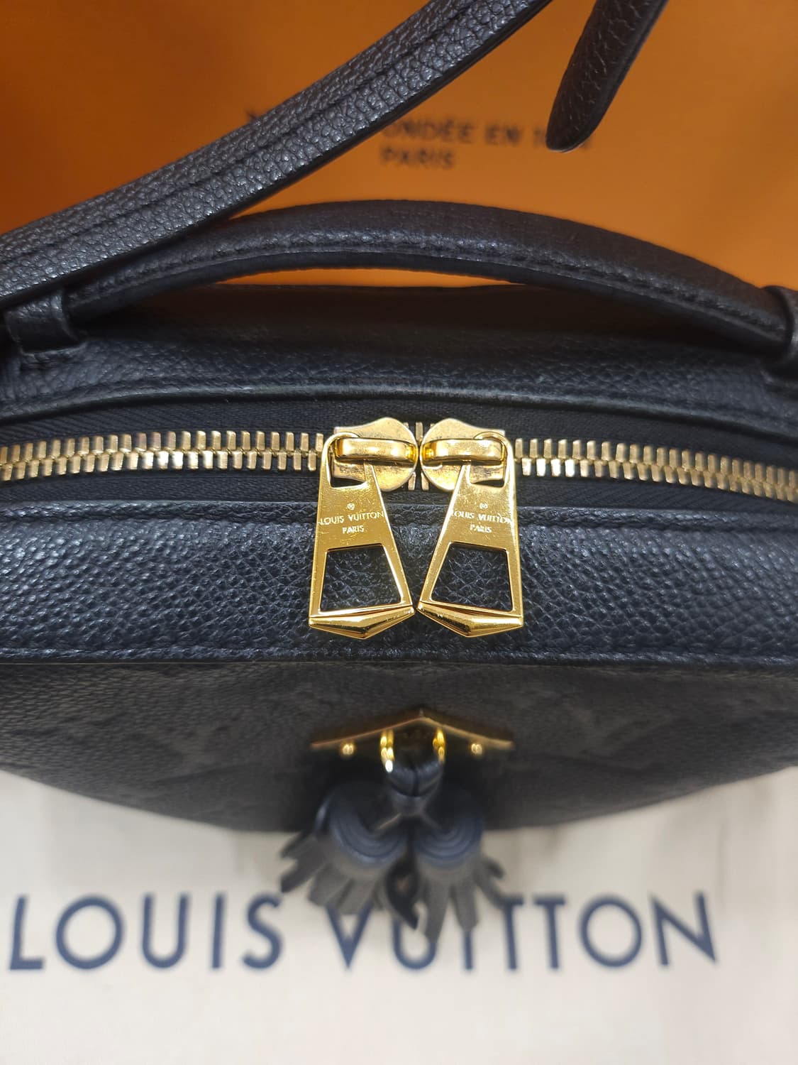 루이비통 앙프렝뜨 생통주 크로스백 상품이미지6