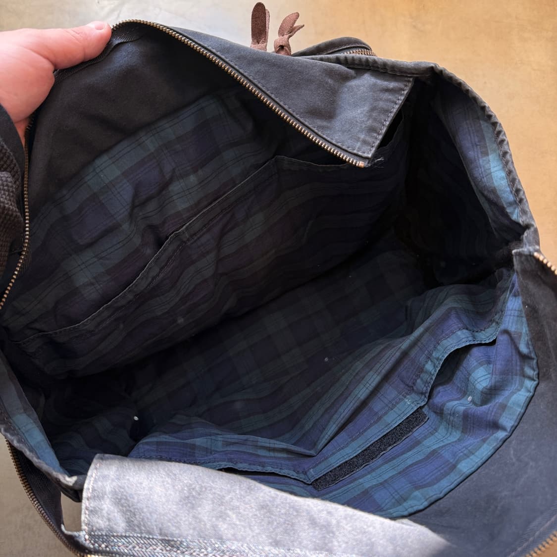 빔즈 플러스 페이딩 스웨이드 타탄체크 안감 토트백 상품이미지6