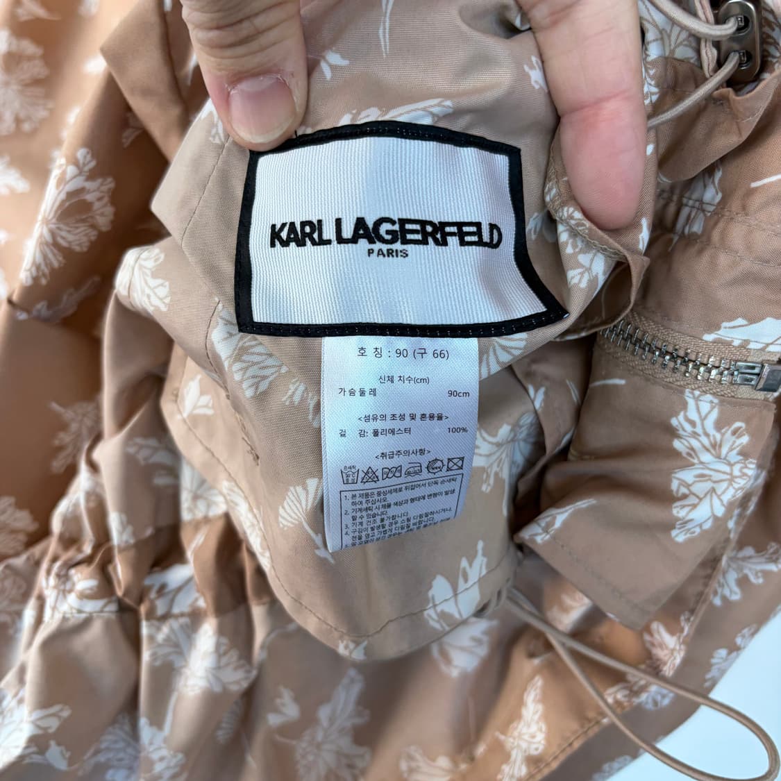 칼라거펠트 플라워 패턴 후드 바람막이 자켓 상품이미지5