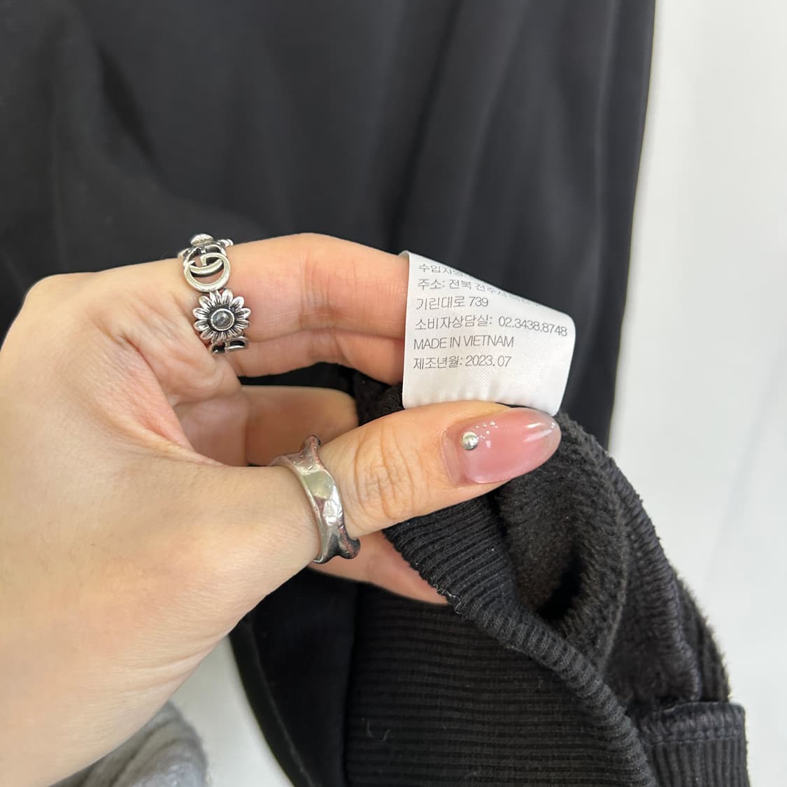 게스 2023 남성 기모 맨투맨 105 상품이미지4