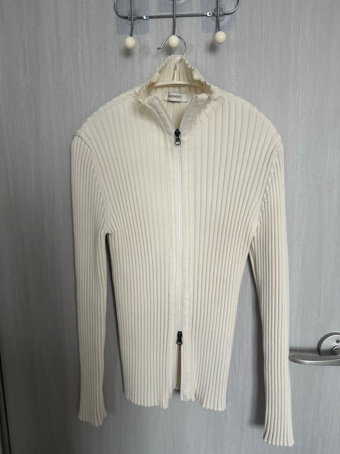 아모멘토 니트집업 상품이미지1