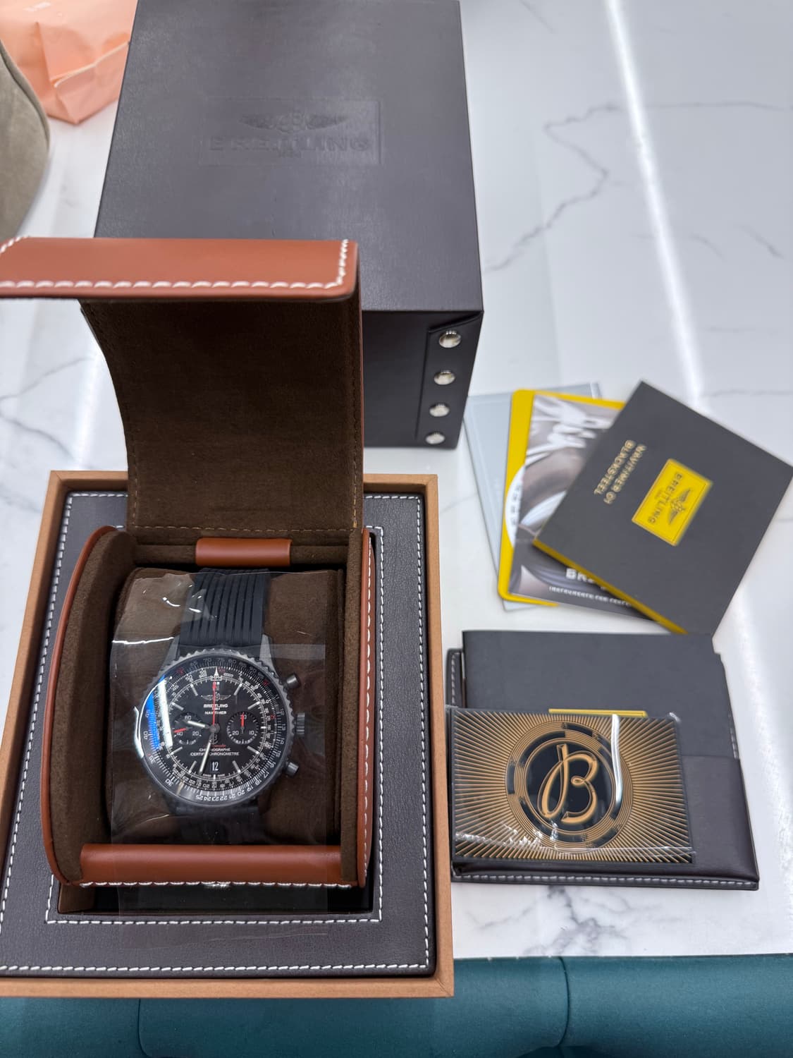 브라이틀링 네비타이머 B01 블랙 다이얼 46mm 19년풀세트 상품이미지2