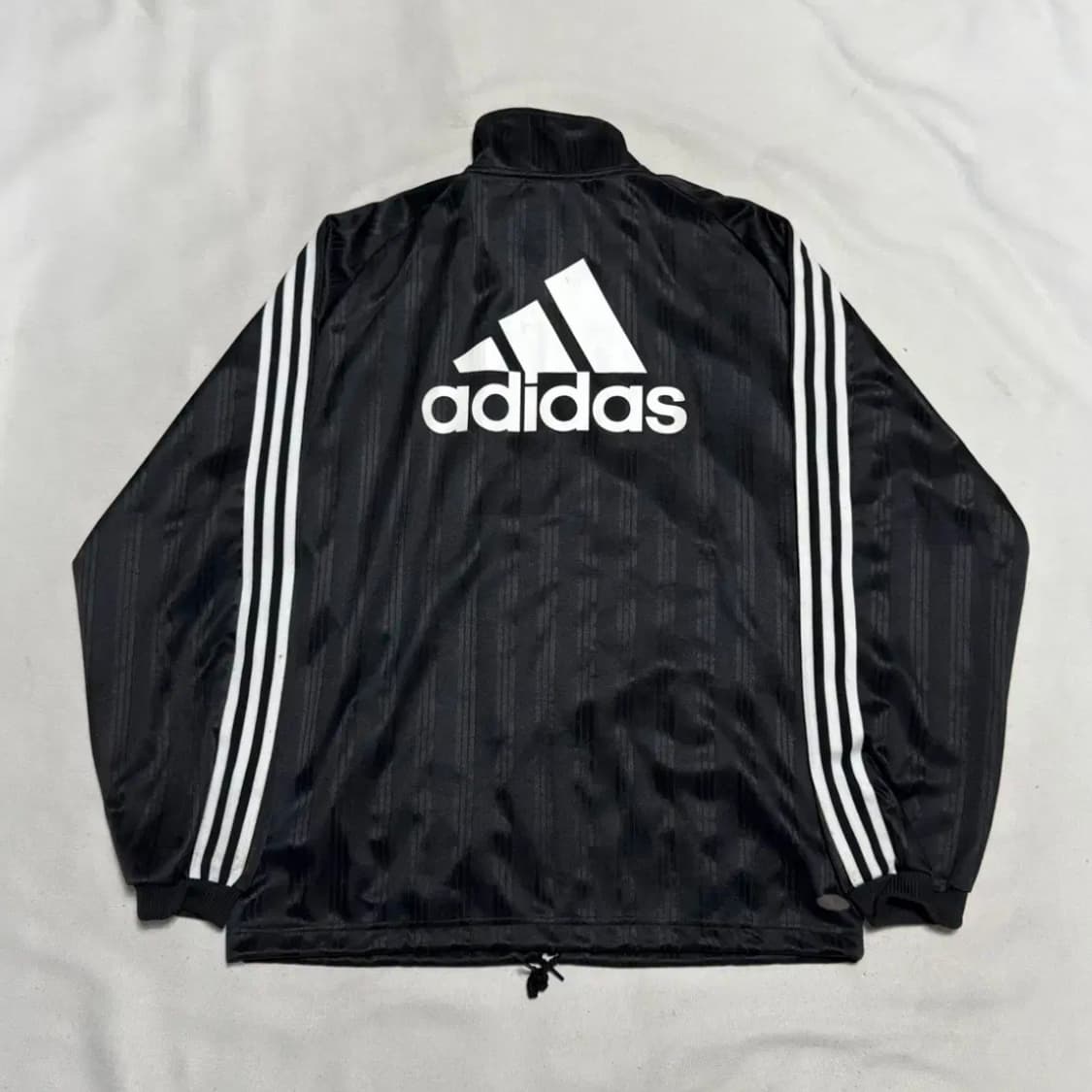 아디다스 유밴투스 블랙 트랙탑 상품이미지3