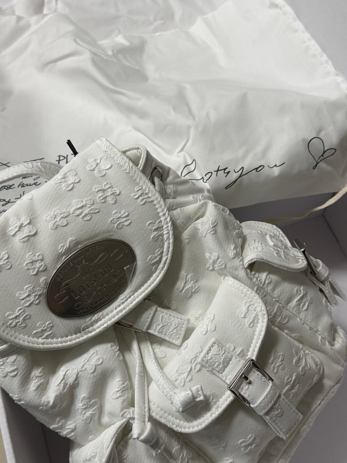 라츠유 노스탤지어 츄비 백팩 화이트 상품이미지1