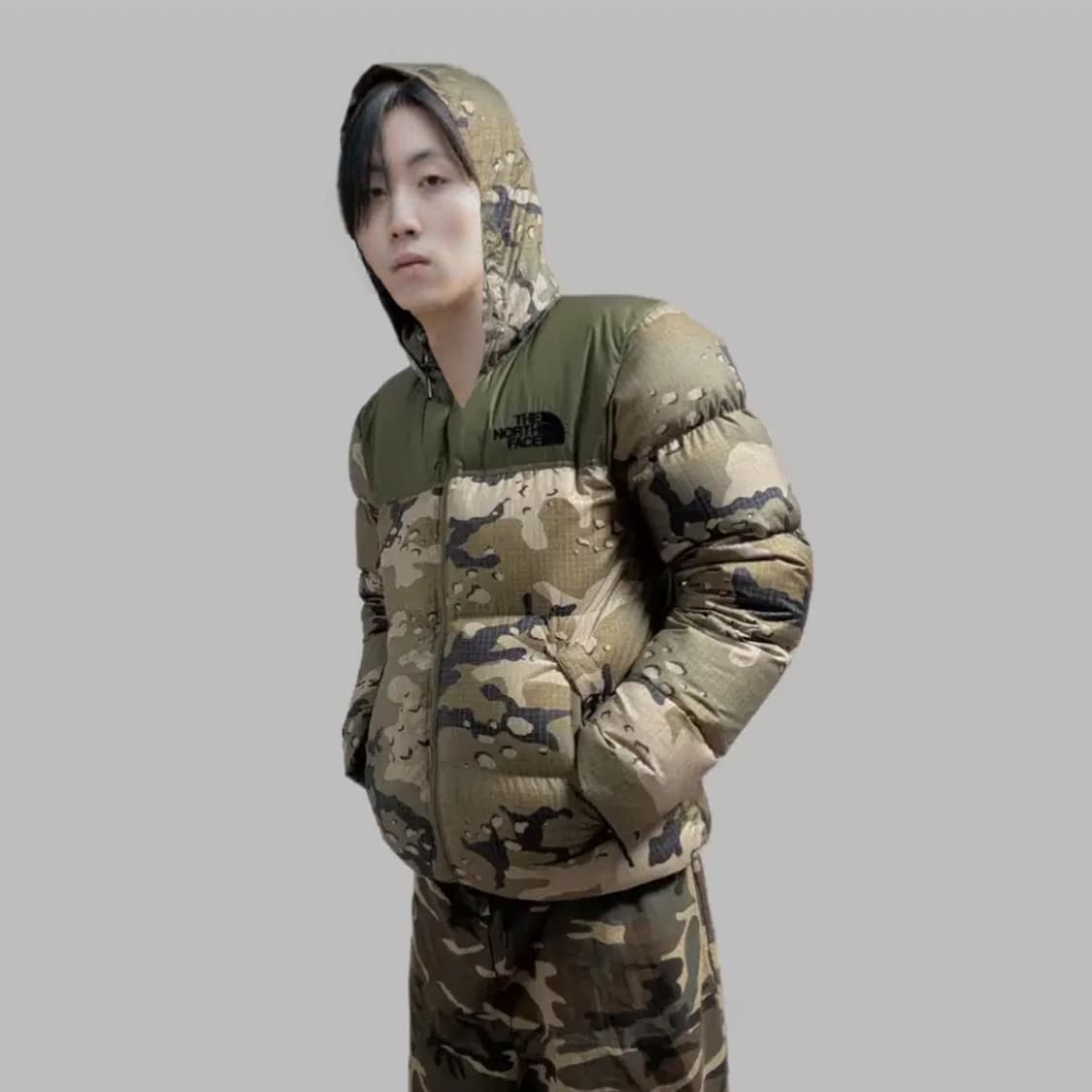 노스페이스 노벨티 눕시 번트 올리브 카모 구스다운패딩 상품이미지1