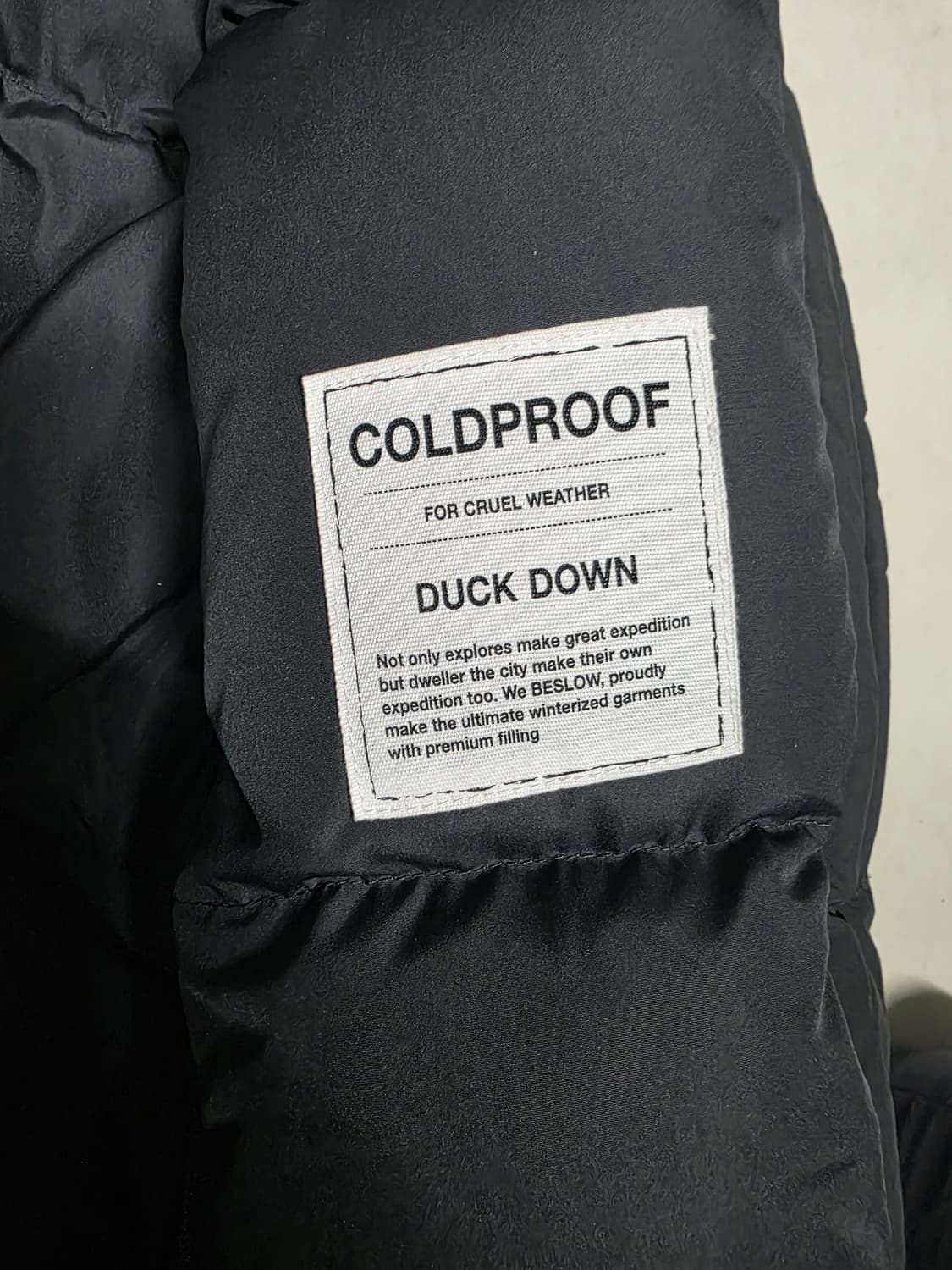 비슬로우 디테처블 몬스터 패딩 M사이즈 상품이미지8