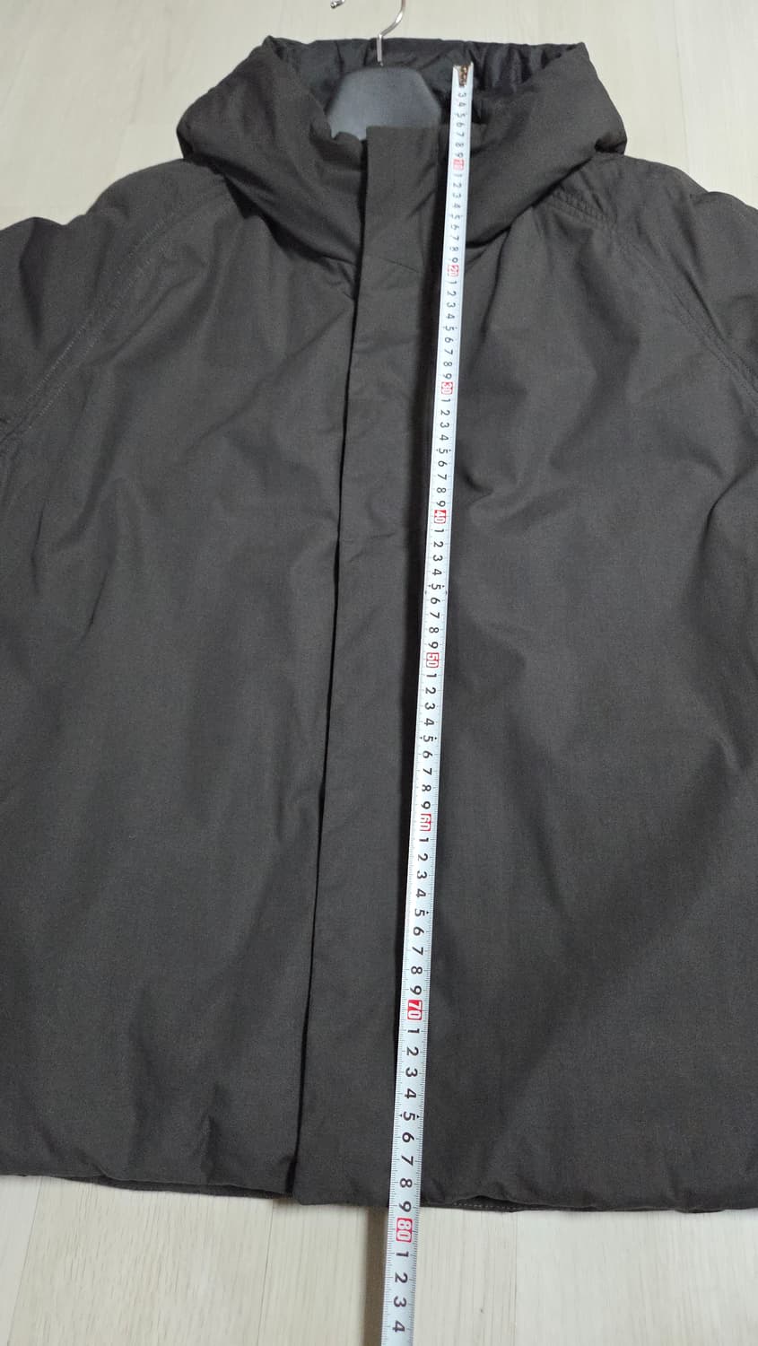 (착샷) 유니클로 U 퍼프테크 볼륨파카 르메르 상품이미지8