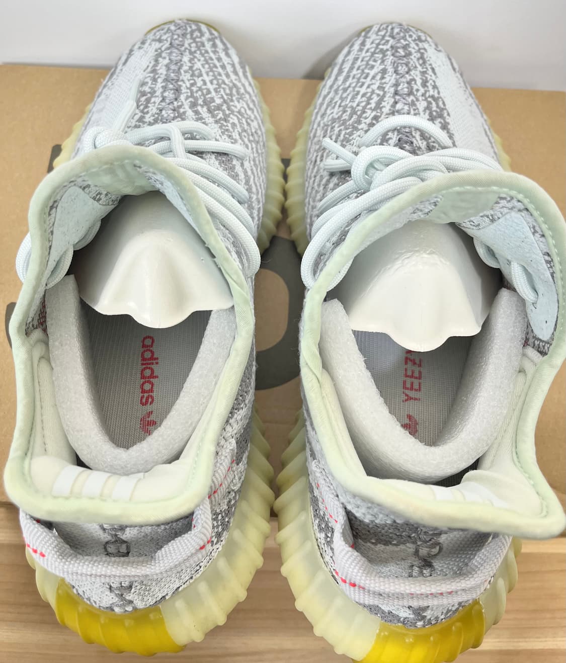 이지부스트 350 v2 블루틴트 상품이미지7
