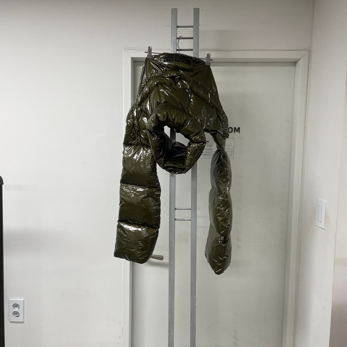 juun.j 후드 패딩 머플러 카키 상품이미지7