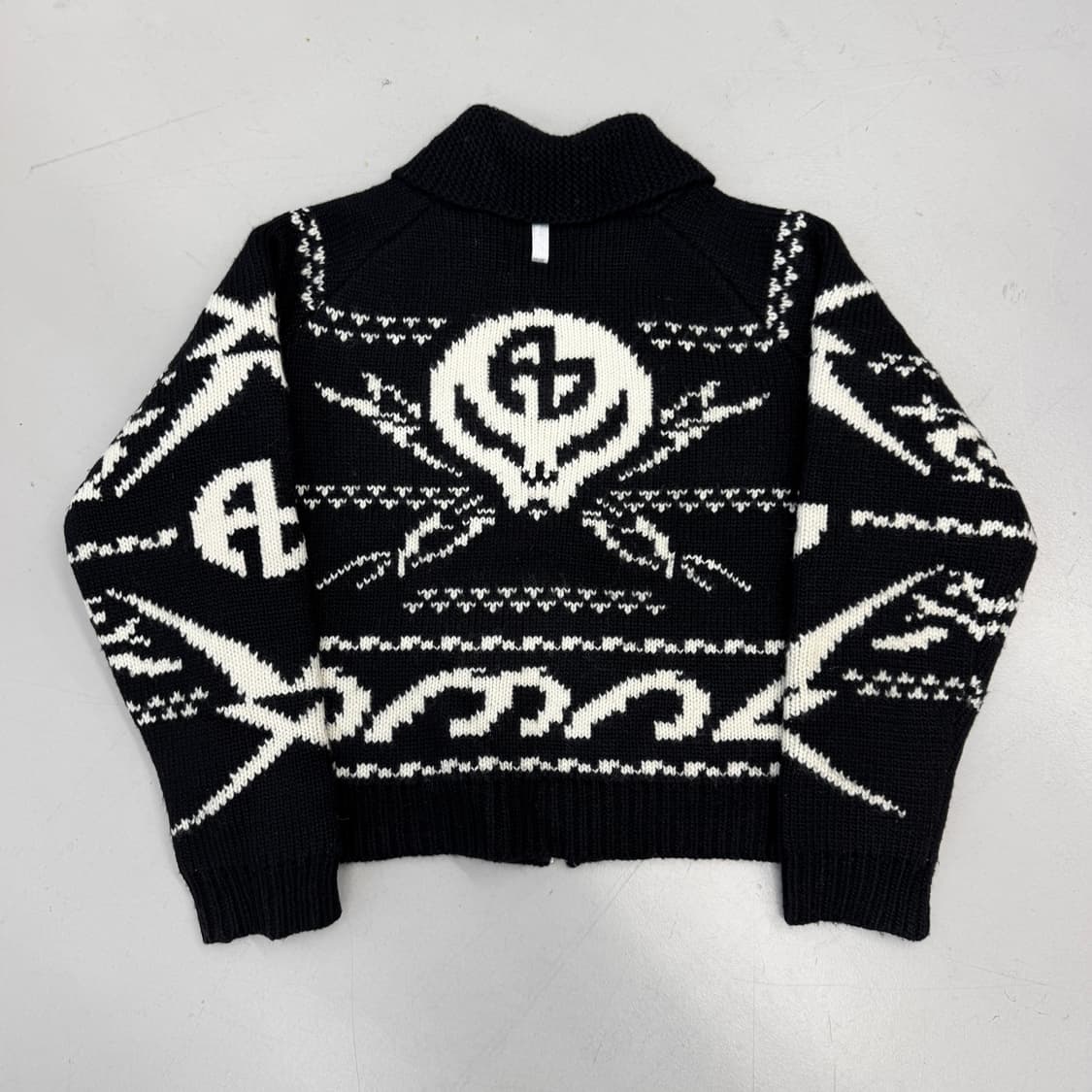 노매뉴얼 스컬 울 니트 코위찬  상품이미지3