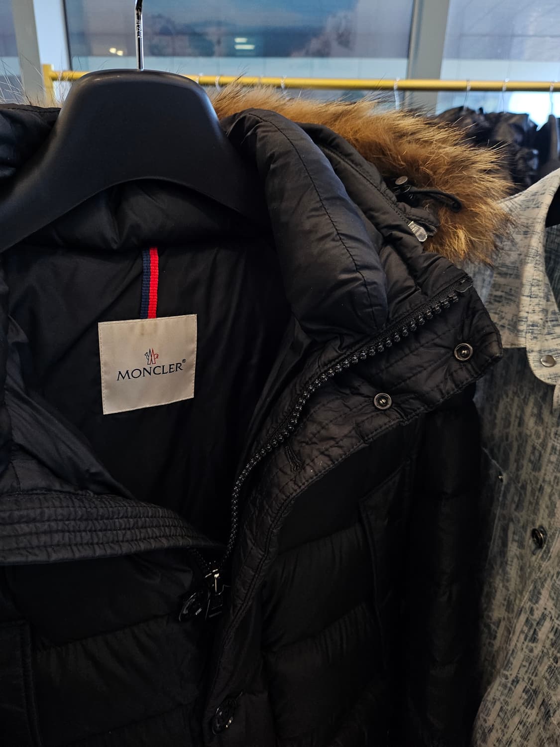 몽클레어 클루니 22fw
2사이즈  상품이미지3