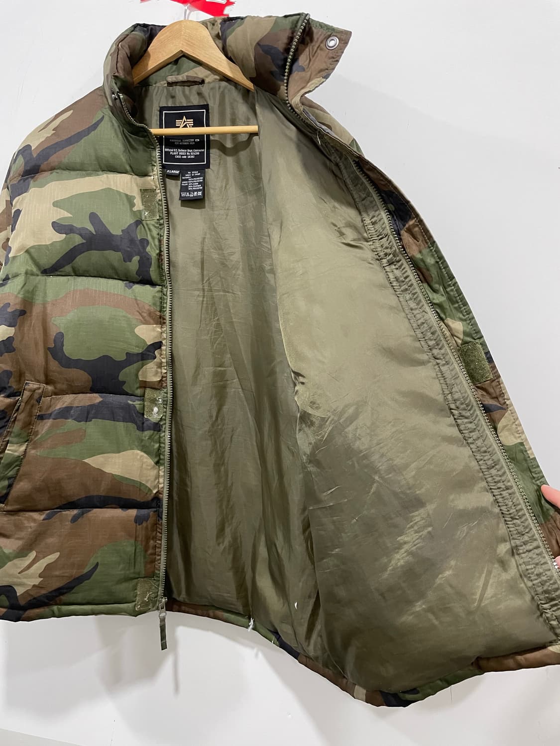 Alpha Industries 알파인터스트리 카모 로고패치 패딩 상품이미지5