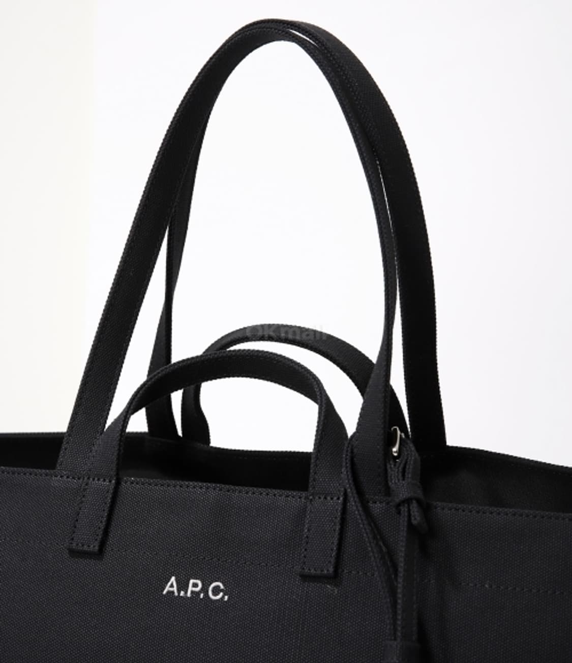 (새상품50%할인)APC 정품 26S/S Le Drummer 숄더백 블랙 상품이미지4