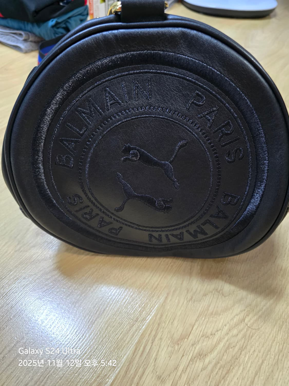 푸마 x 발망(balmain) 콜라보 베럴백 판매 상품이미지4