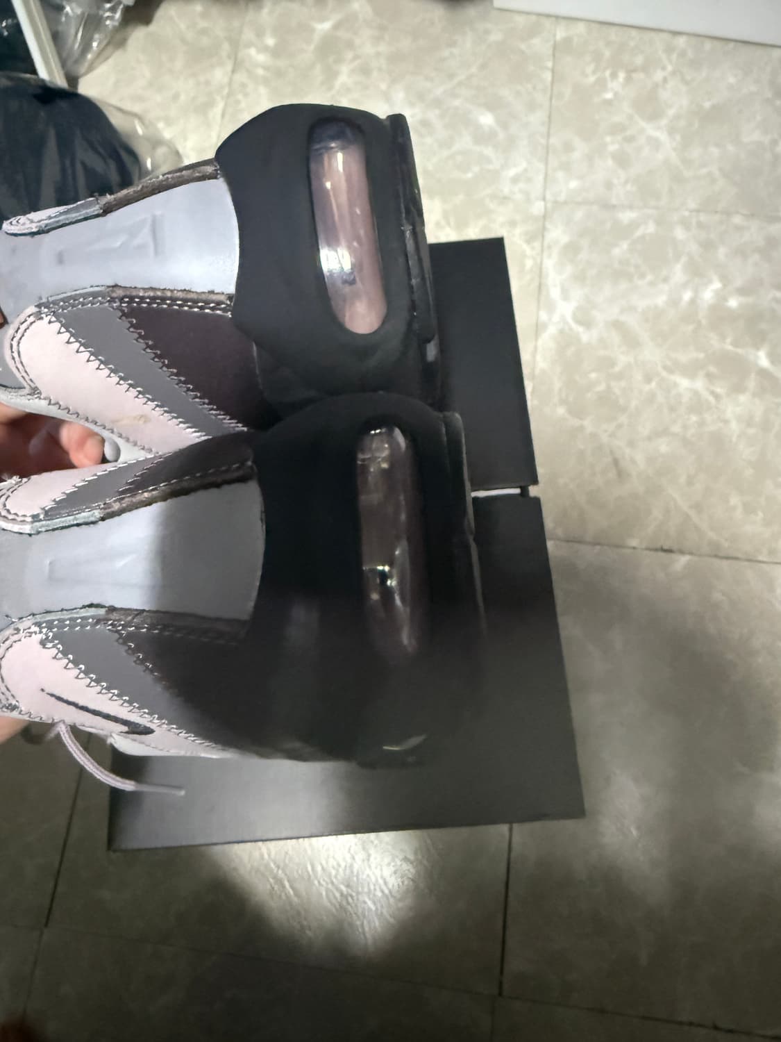 275사이즈 나이키 에어맥스95 아 마 마니에르 상품이미지4