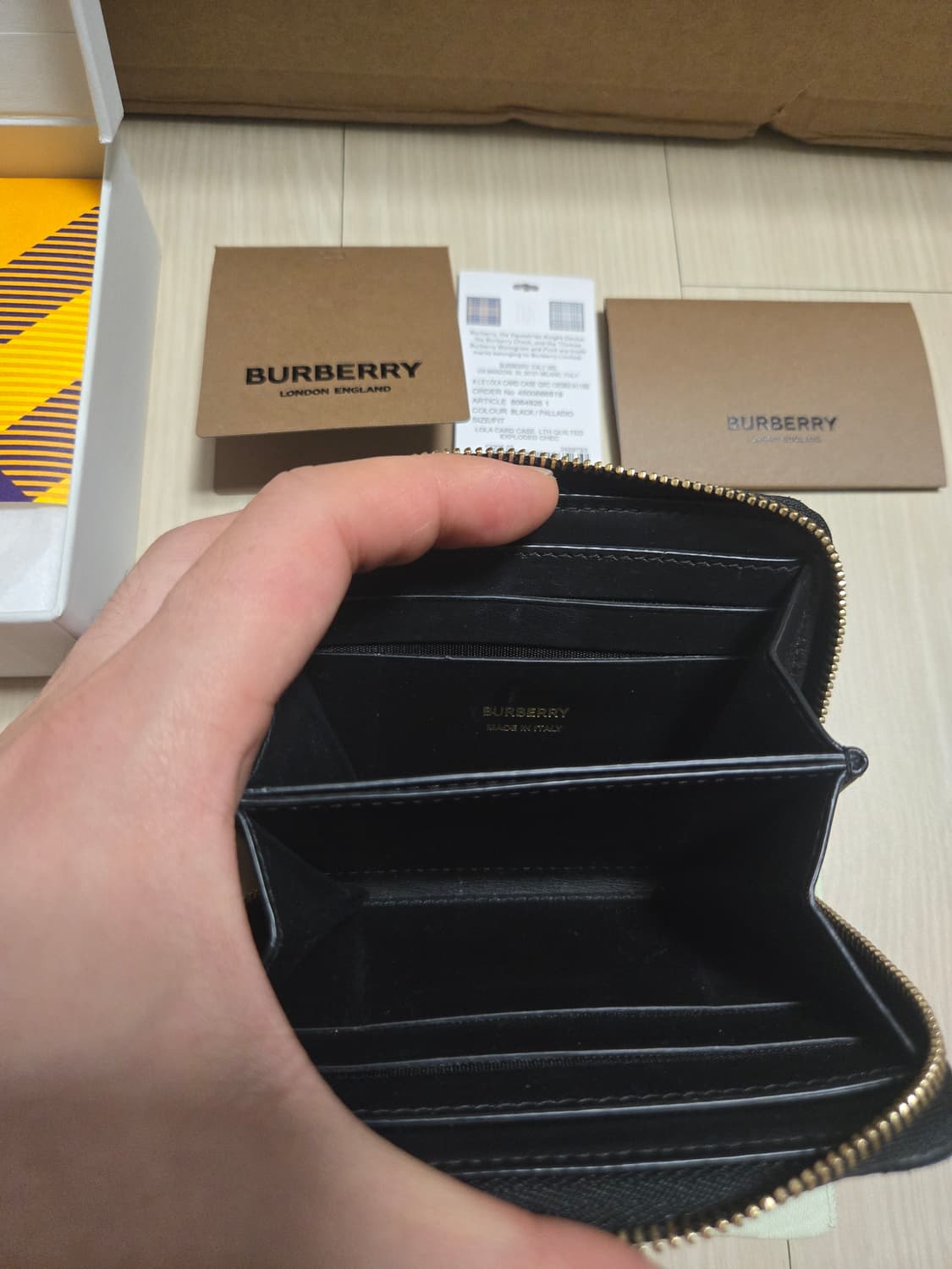 버버리 퀼팅 롤라 지퍼 지갑 블랙 상품이미지4