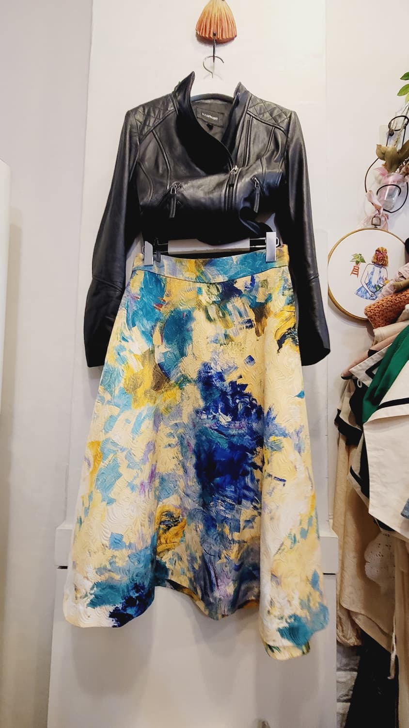 양가죽 라이더 자켓. H&M 자카드 자수스커트 상품이미지2