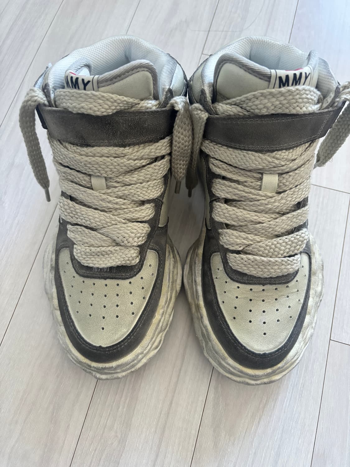 MMY 웨인 OG 솔 디스트레스 레더 하이탑 스니커즈 상품이미지1